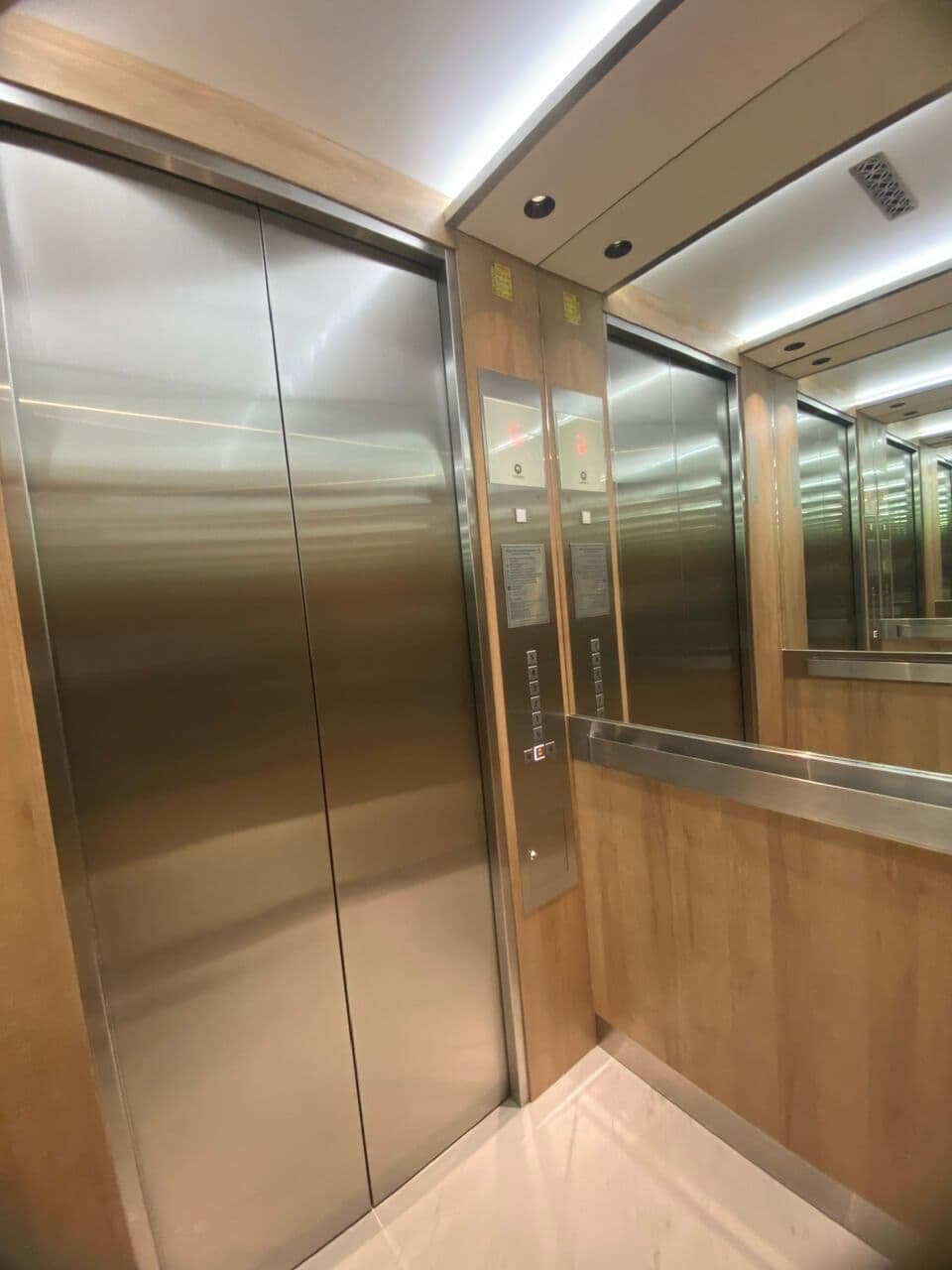 Ốp gương trang trí – Bí quyết "Nới rộng" không gian